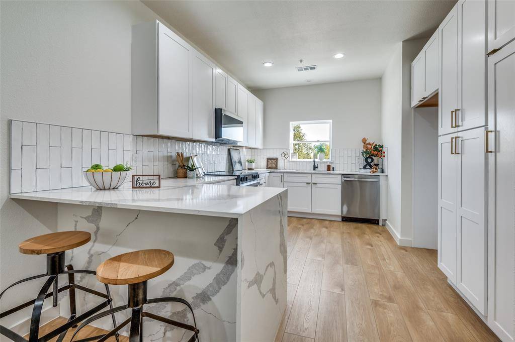 504 S Oconnor Road, Irving, TX 75060