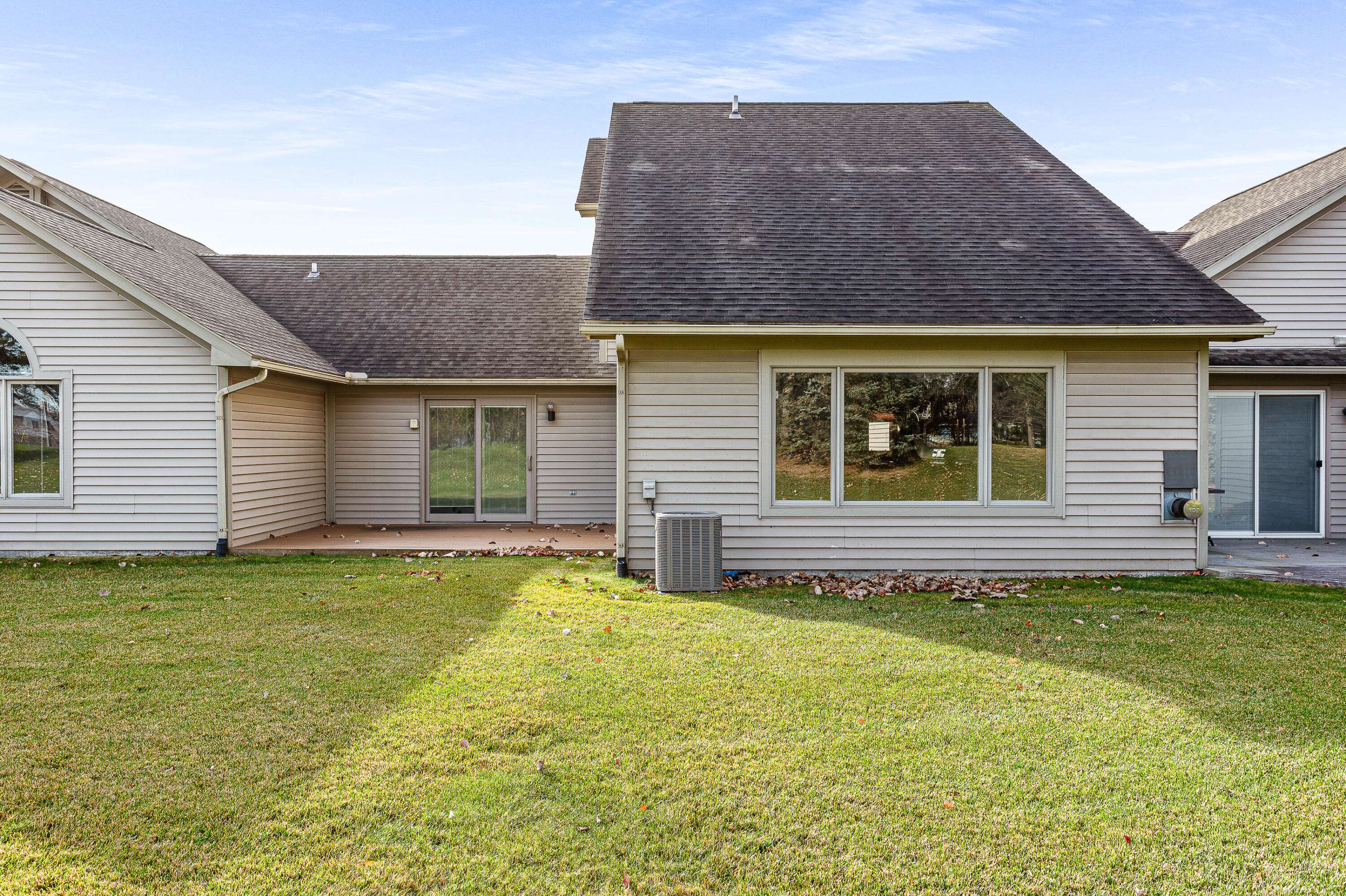 3020 Rivers Edge DR, Waynecity_wayne, MI 48184