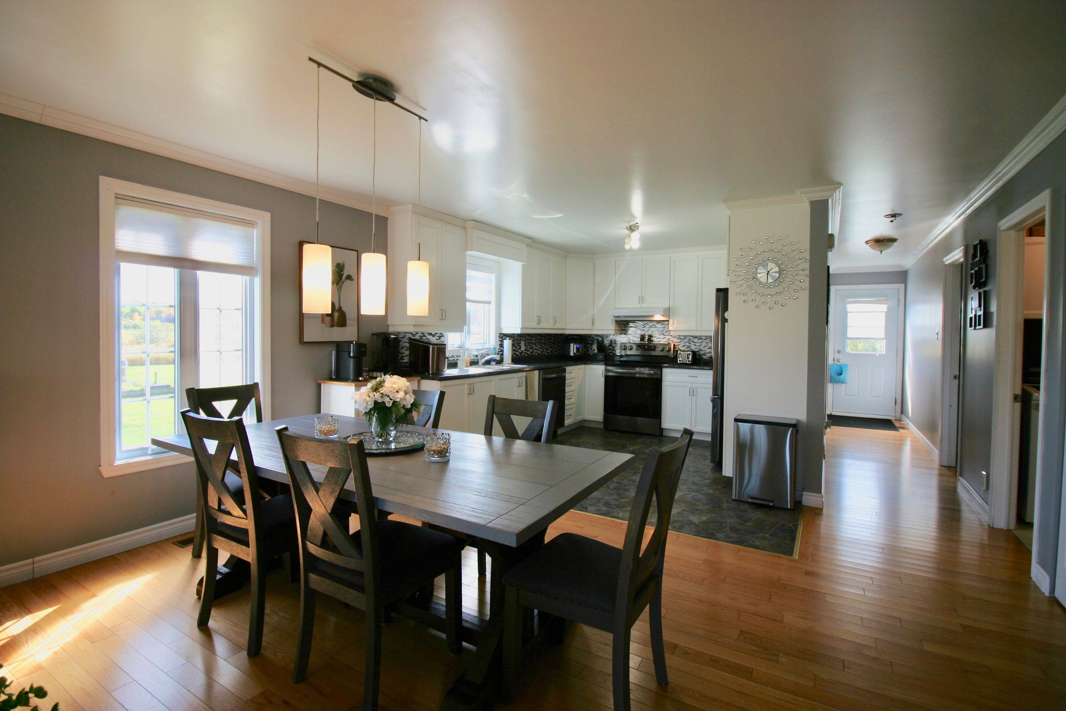 3532-3534 Front RD, East Hawkesbury, ON K6A 2R2