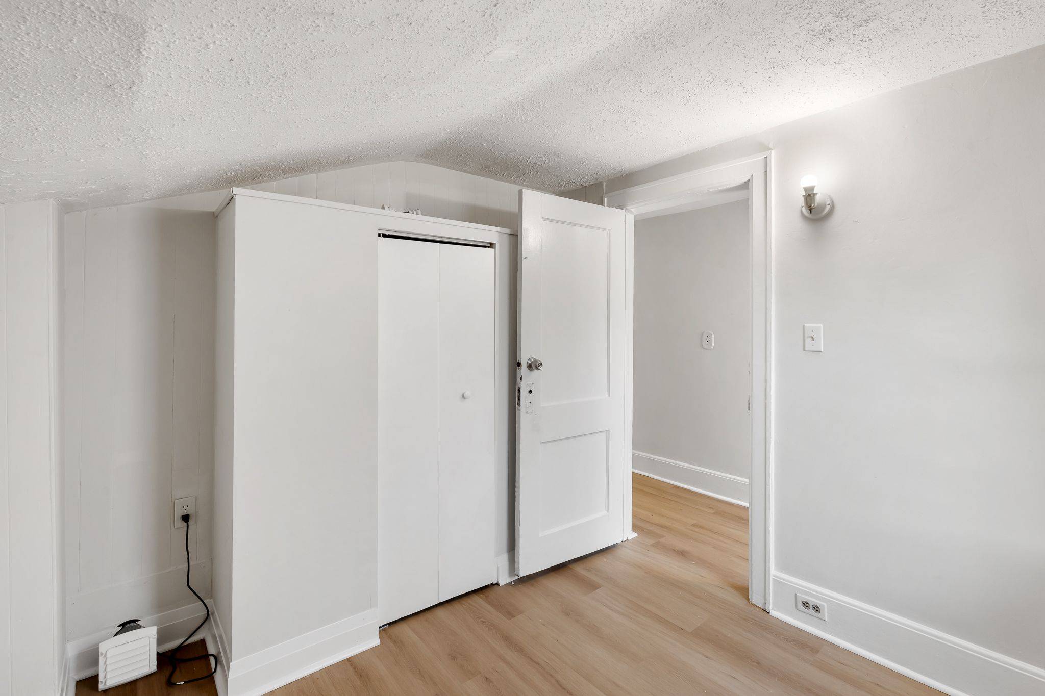 467 Grove AVE, Windsor, ON N9A 6G3