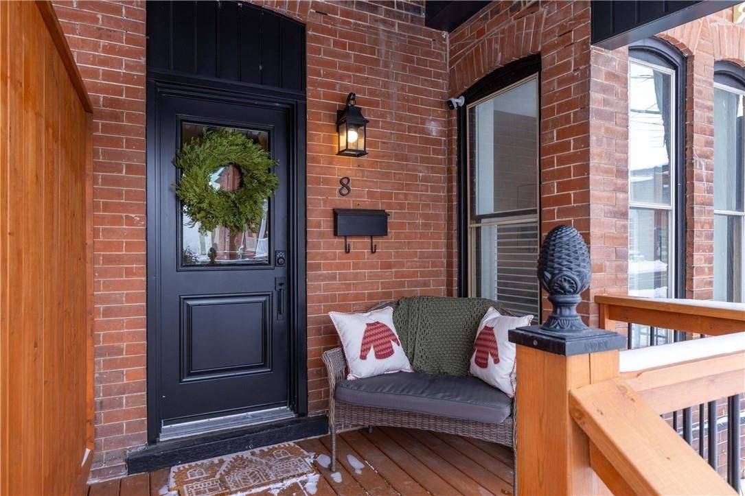 8-10 Ontario ST, Grimsby, ON L3M 3G9