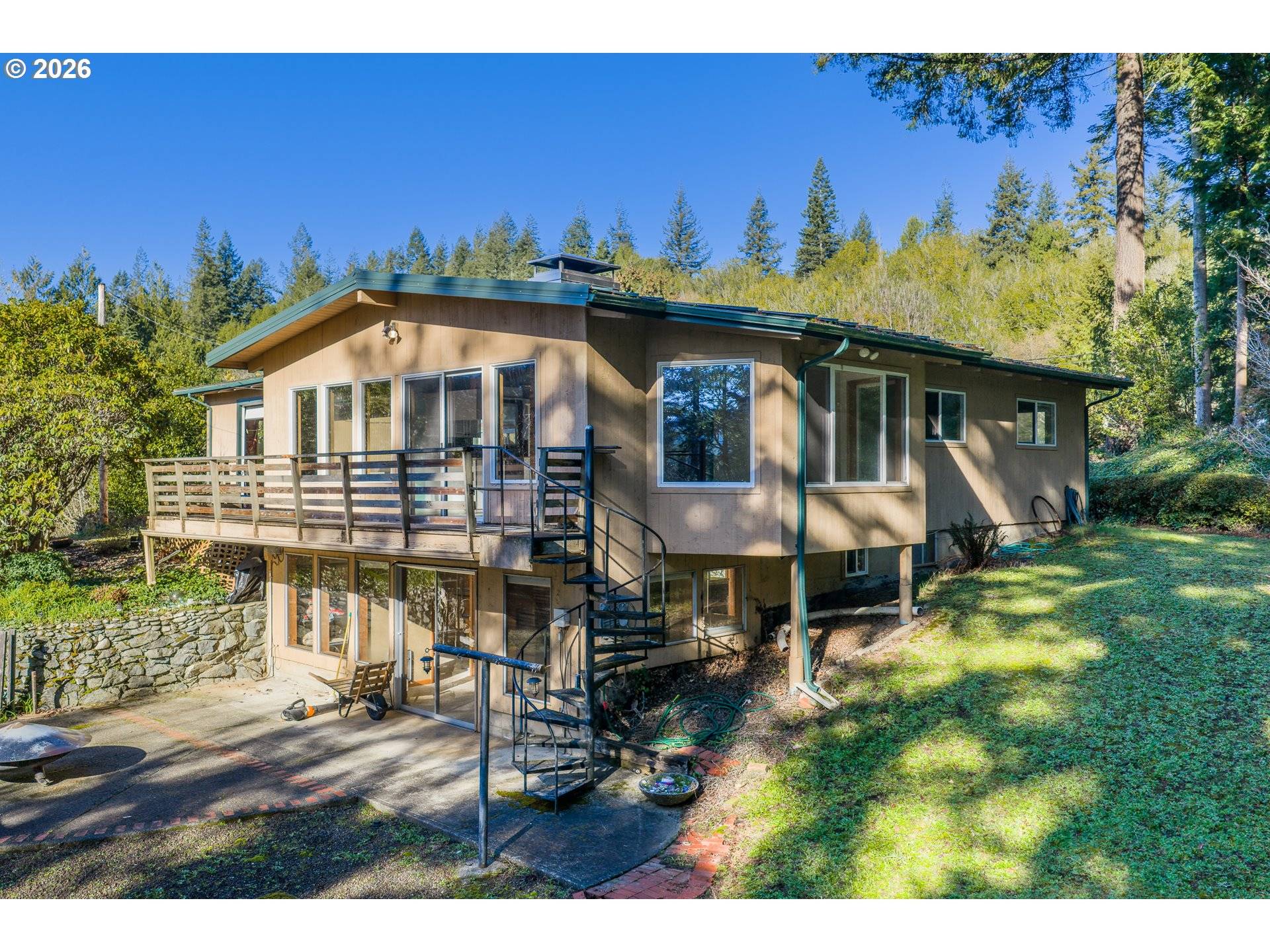56671 PLEASANT HILL DR, Coquille, OR 97423