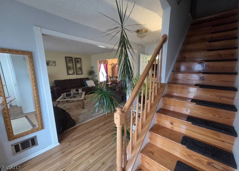 67 Deer Run Dr S, Barnegat Twp., NJ 08005