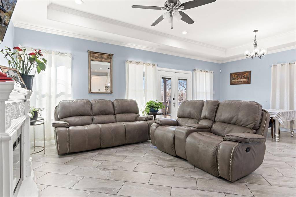 2512 High Crest Avenue, Fort Worth, TX 76111