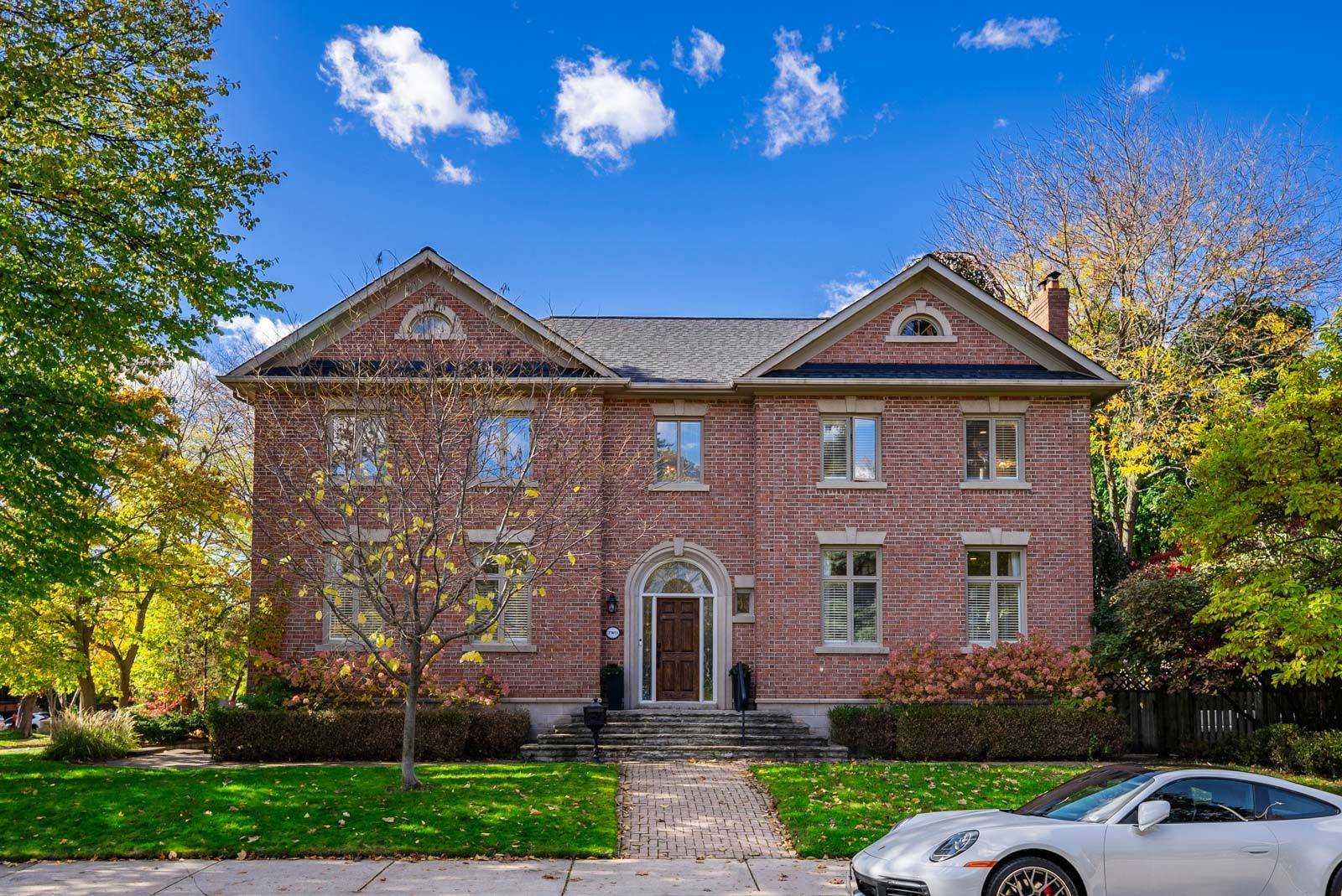 2 St Hildas AVE, Toronto C04, ON M4N 2P4