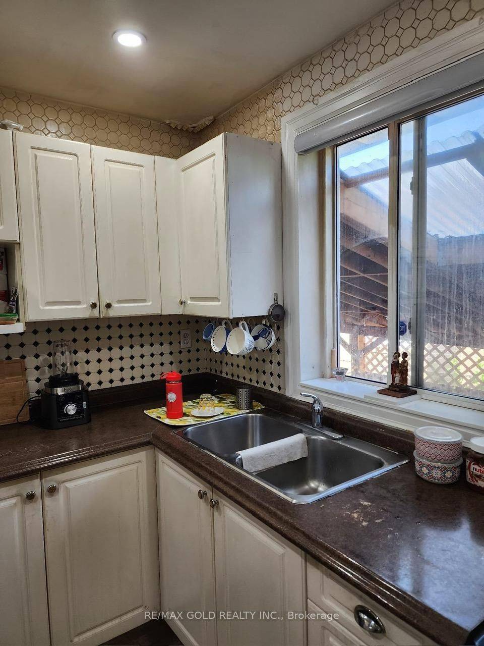 76 Pandora CIR #Upper, Toronto E09, ON M1H 1V7