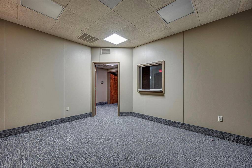 601 S Clay Street #103, Ennis, TX 75119