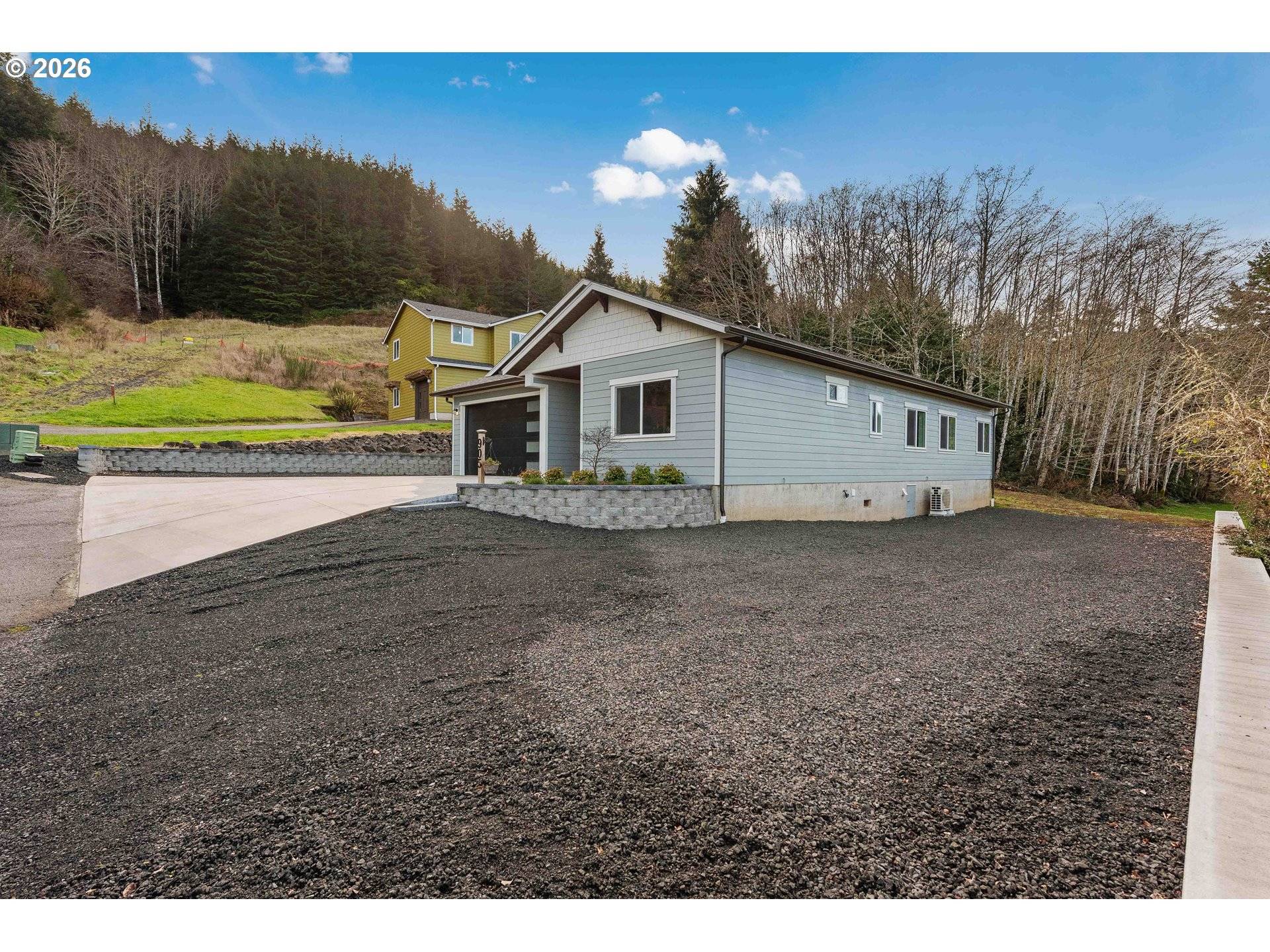 905 BELLEVUE DR, Reedsport, OR 97467