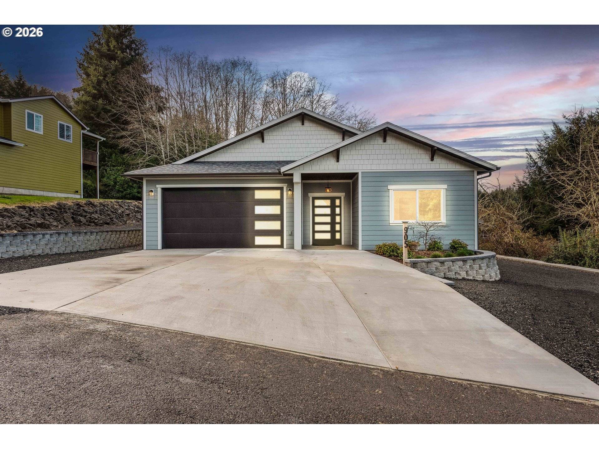 905 BELLEVUE DR, Reedsport, OR 97467