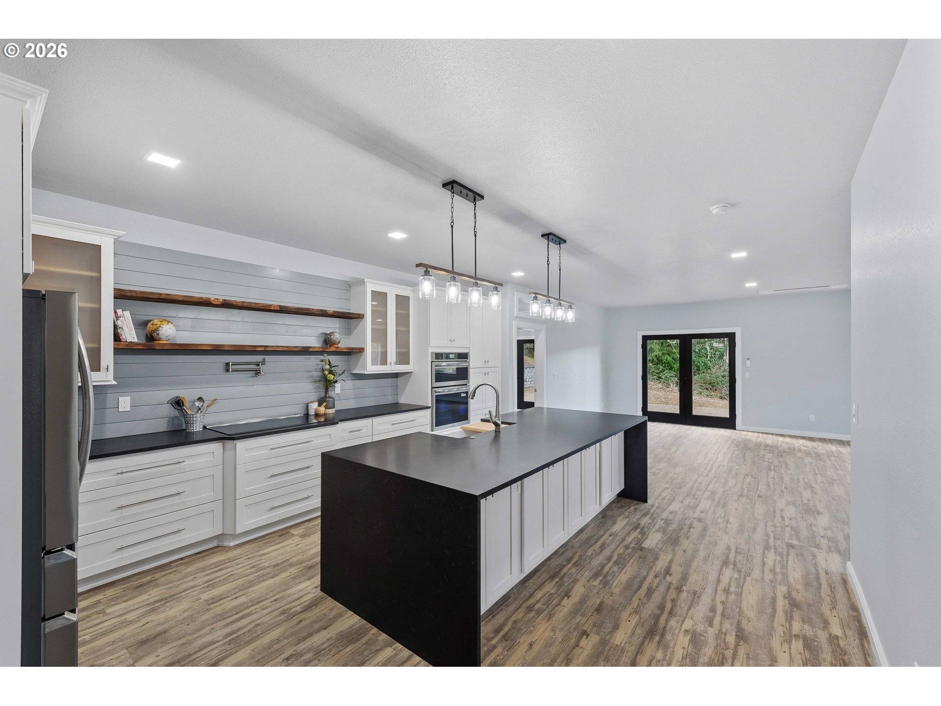 905 BELLEVUE DR, Reedsport, OR 97467