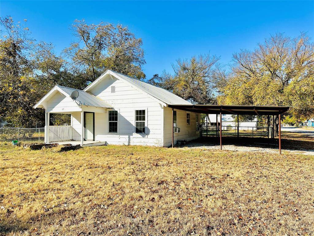 517 N Ave D, Cross Plains, TX 76443