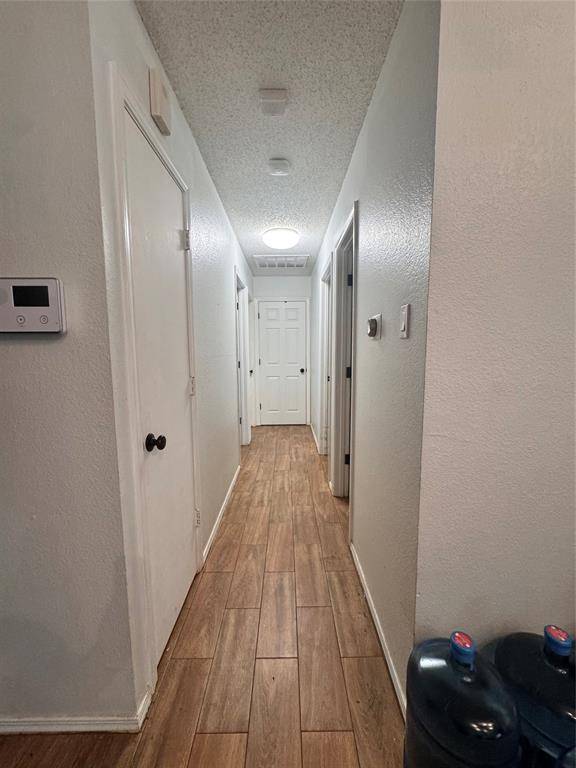 4203 Ravenhill Lane, Arlington, TX 76016