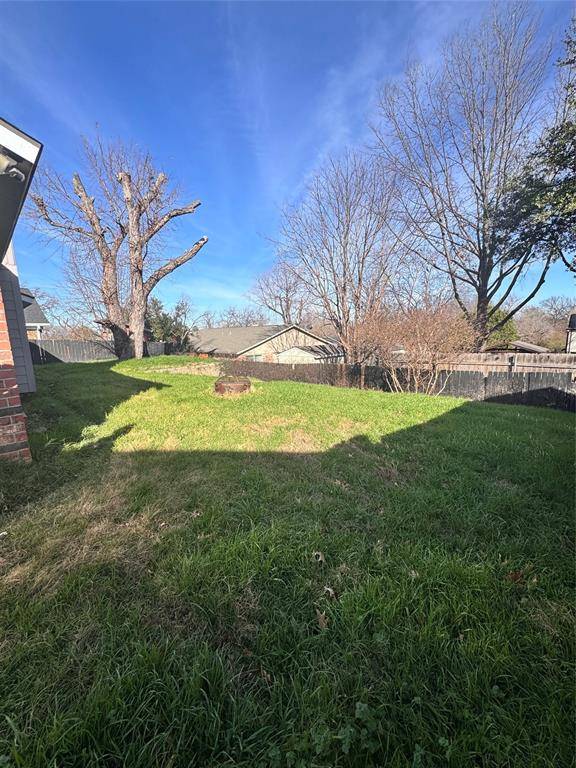 4203 Ravenhill Lane, Arlington, TX 76016