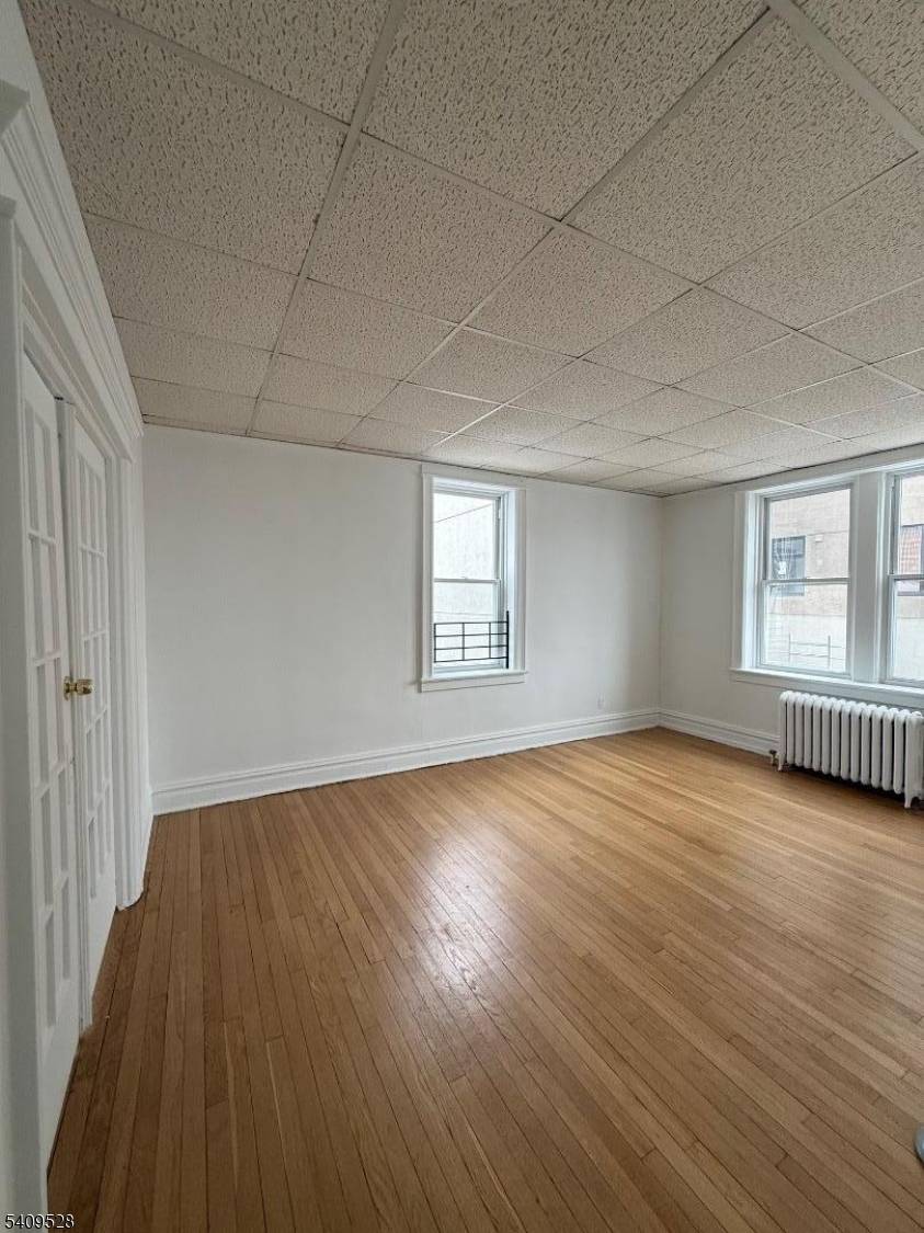 214 Lawton Ave #12, Cliffside Park Boro, NJ 07010