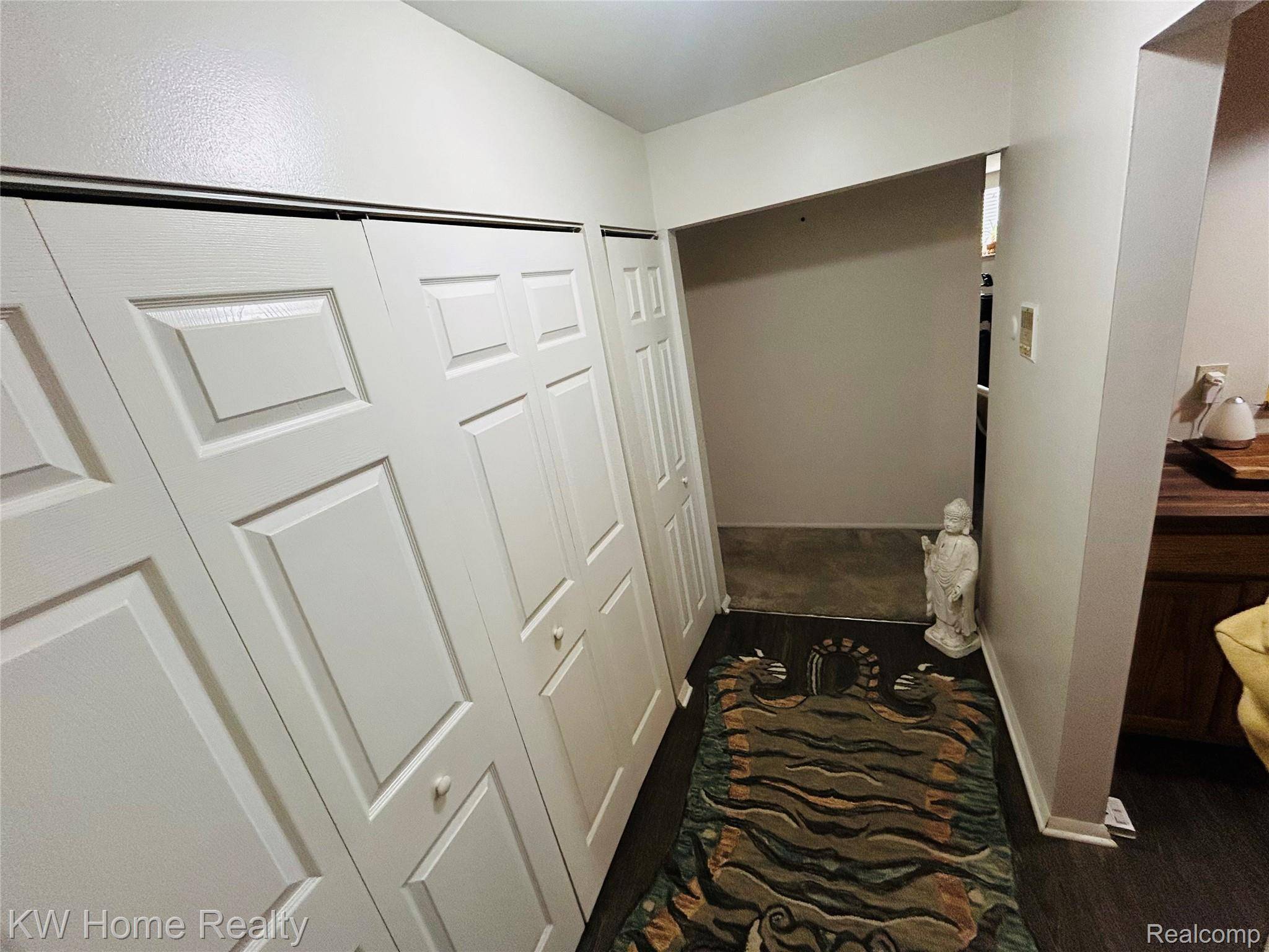 28418 W 8 Mile RD #a5, Farmington Hills, MI 48336