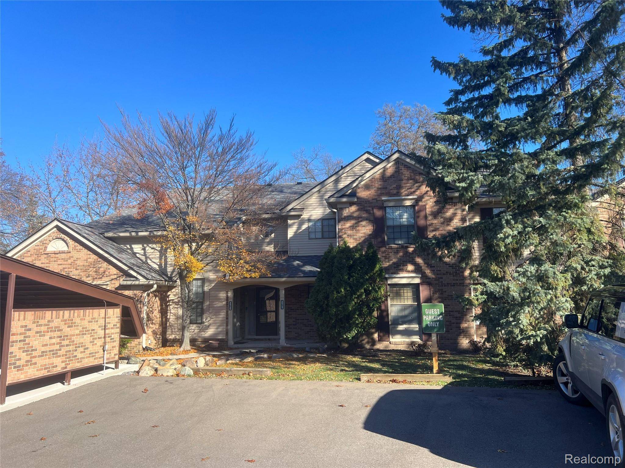 29726 Pine Ridge CIR, Farmington, MI 48331