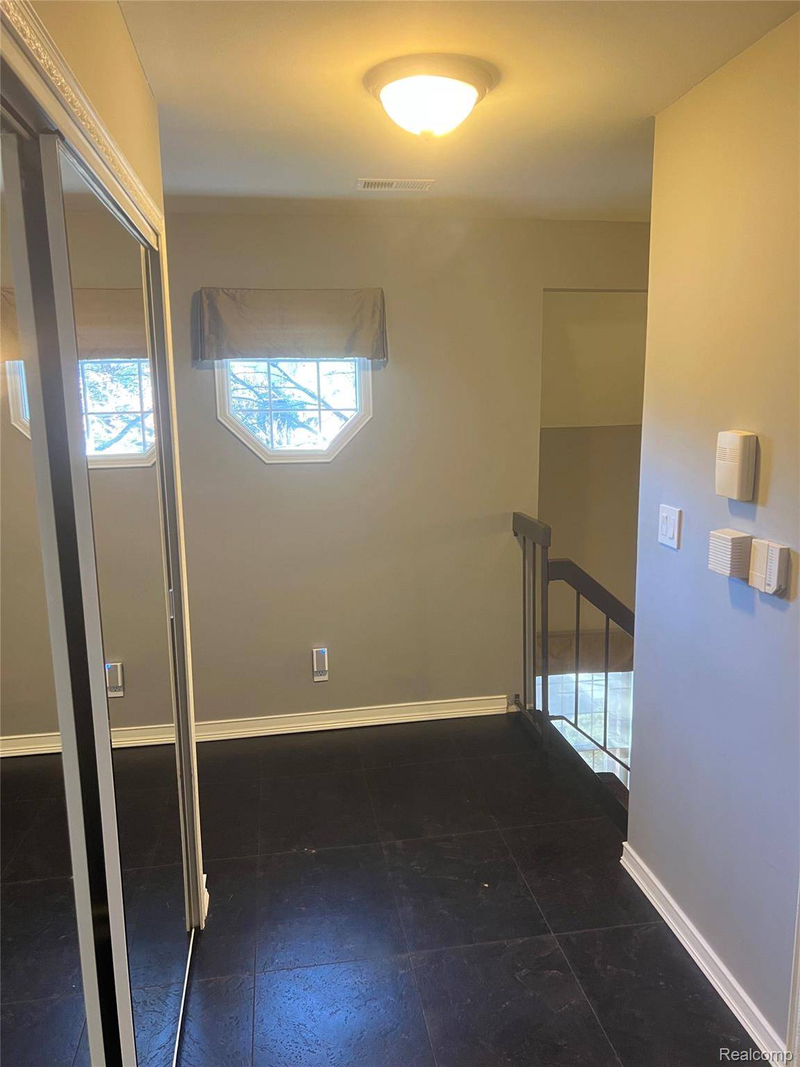 29726 Pine Ridge CIR, Farmington, MI 48331