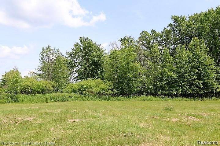 77 WESTWOOD DR, Grand Blanc, MI 48439