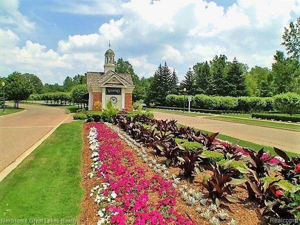 77 WESTWOOD DR, Grand Blanc, MI 48439