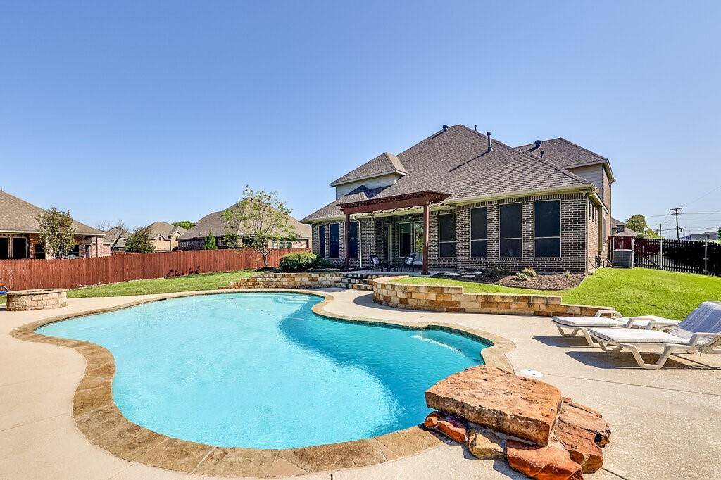 501 Pine Island Circle, Mansfield, TX 76063