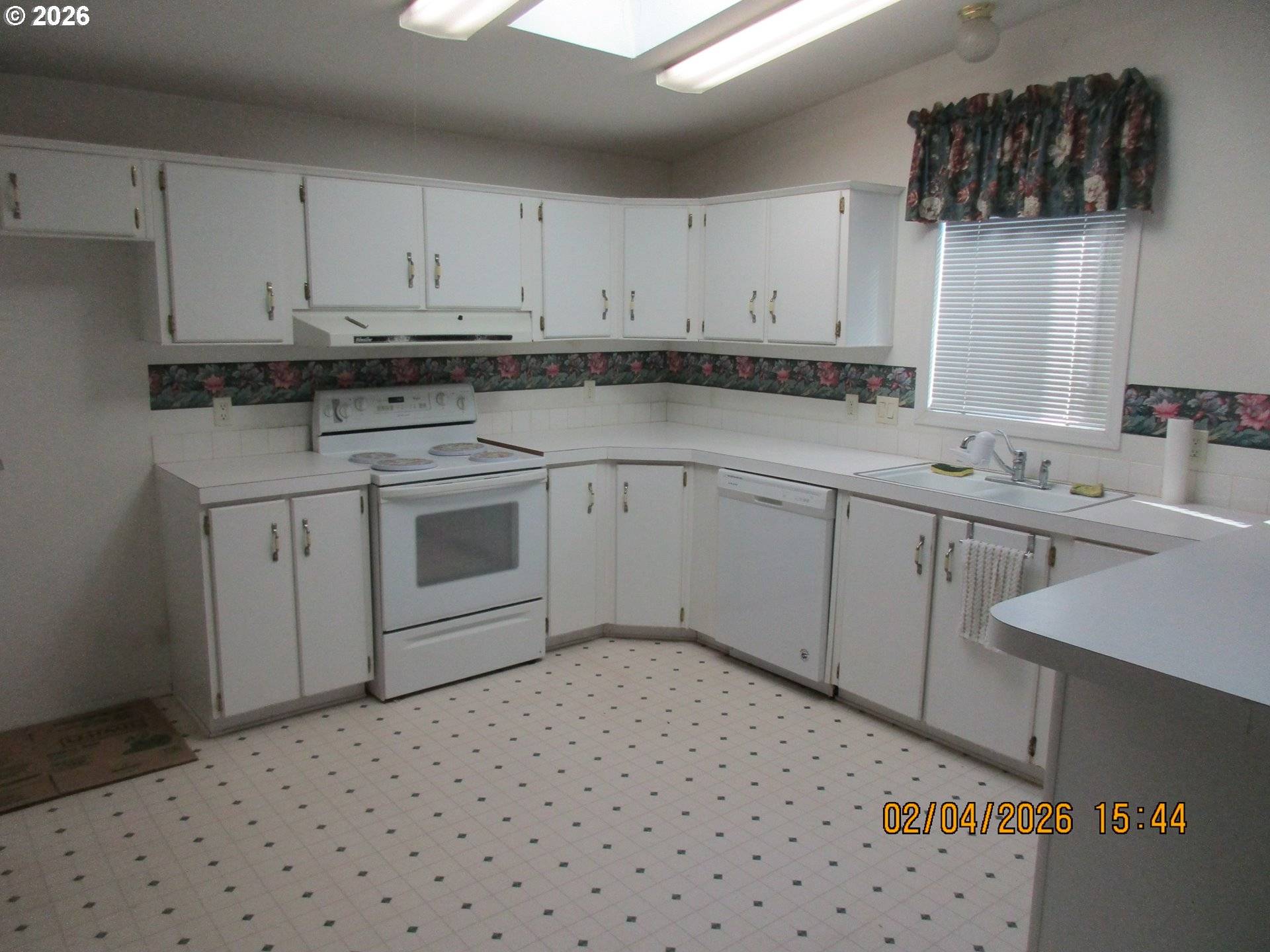 751 SE MEADOWOOD DR, Winston, OR 97496