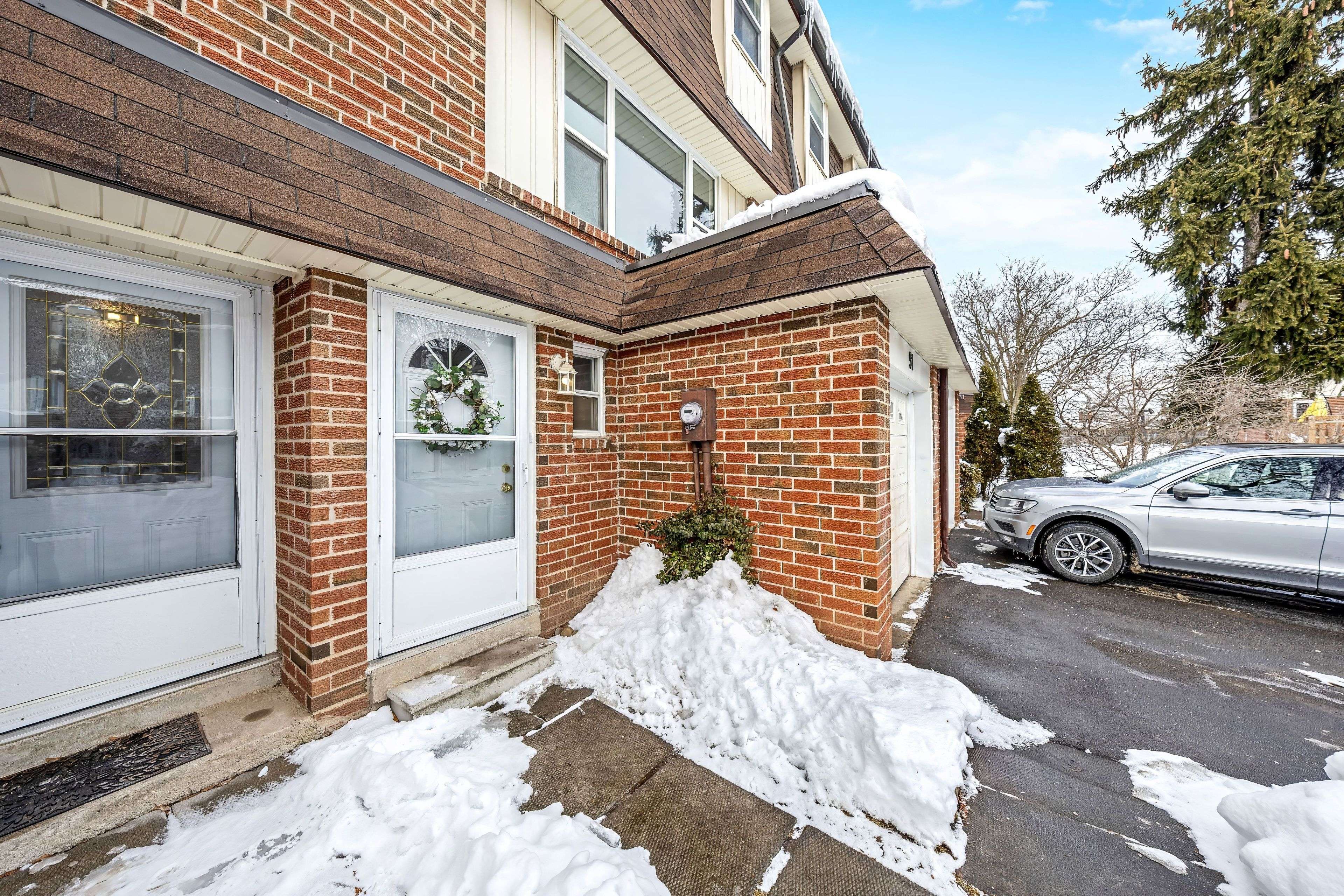 235 Bronte ST S #51, Milton, ON L9T 3V8