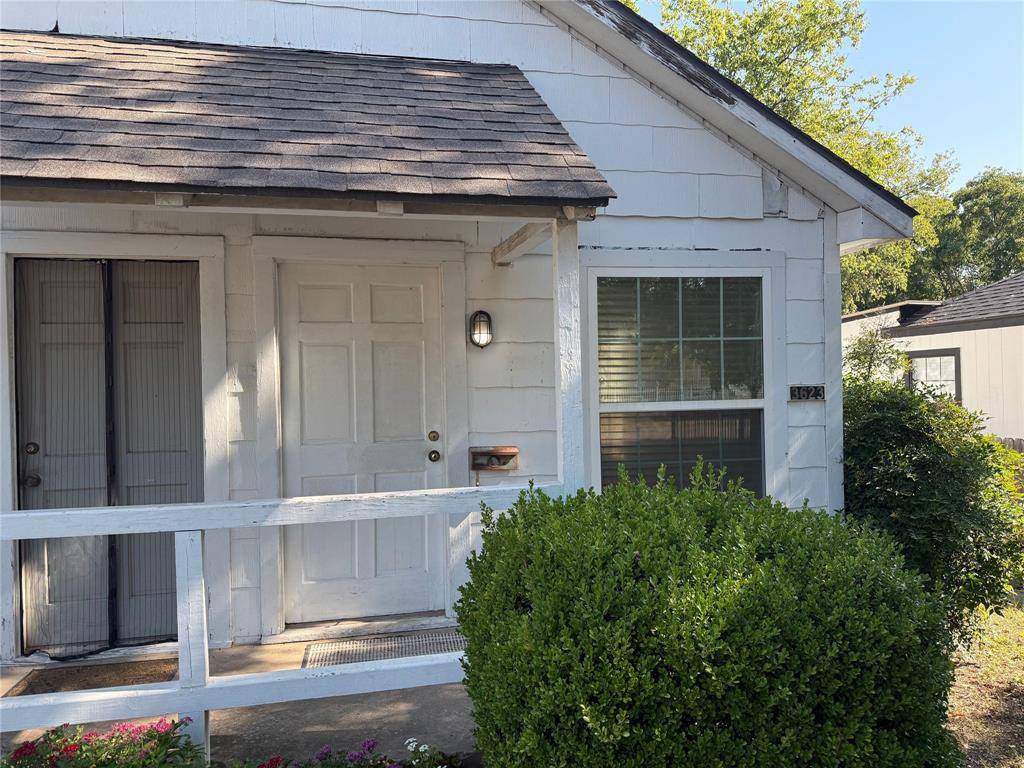 3623 Mount Everest Street, Dallas, TX 75211