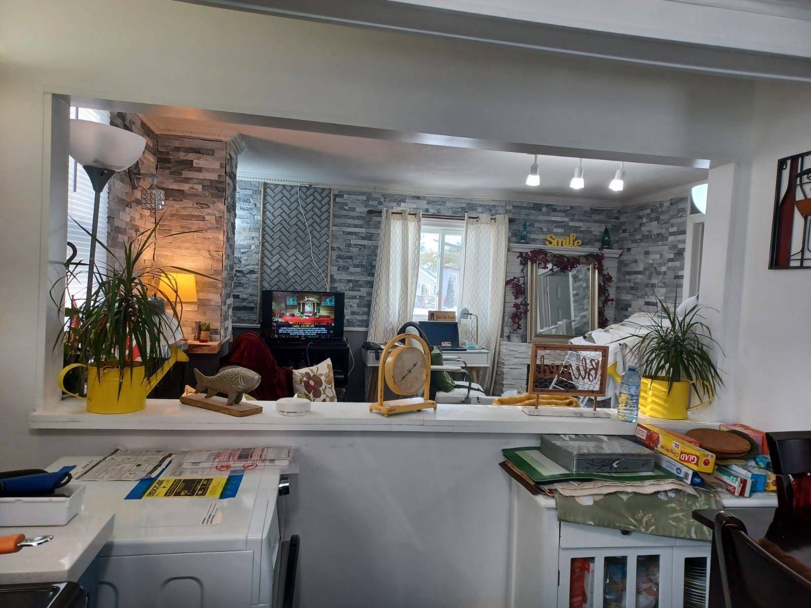 28 & 30 Thompson DR, Georgina, ON L0E 1L0