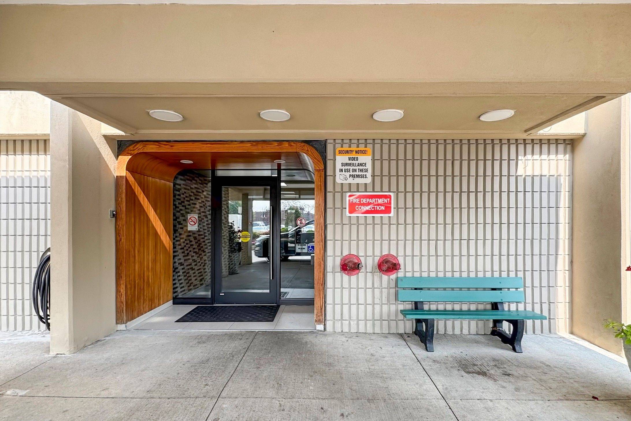 1338 York Mills RD #702, Toronto C13, ON M3A 3M3