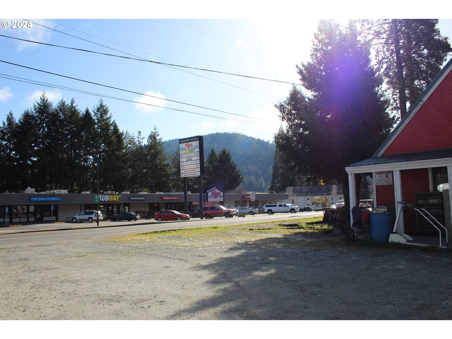 224 N MAIN ST, Canyonville, OR 97417