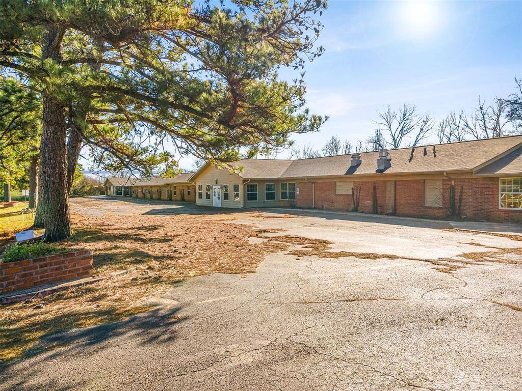102 Floyd Street, Naples, TX 75568