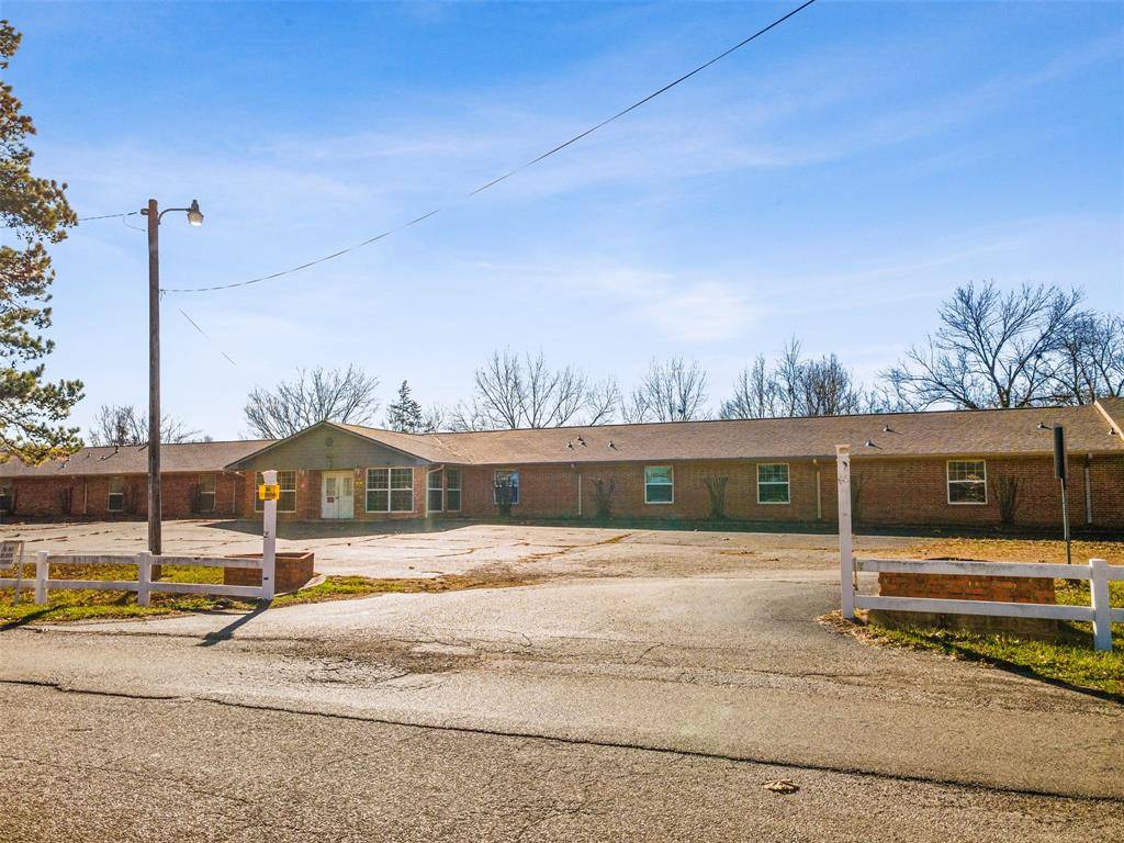 102 Floyd Street, Naples, TX 75568