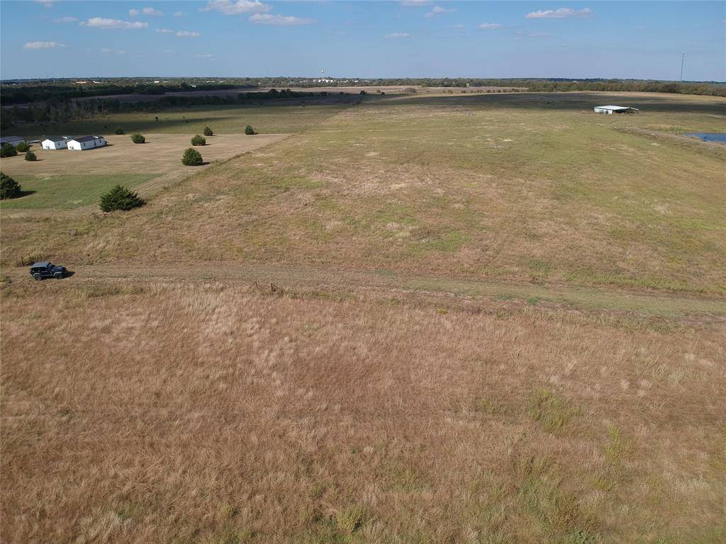 5646 N US HIGHWAY 69 #56 Ac, Celeste, TX 75423