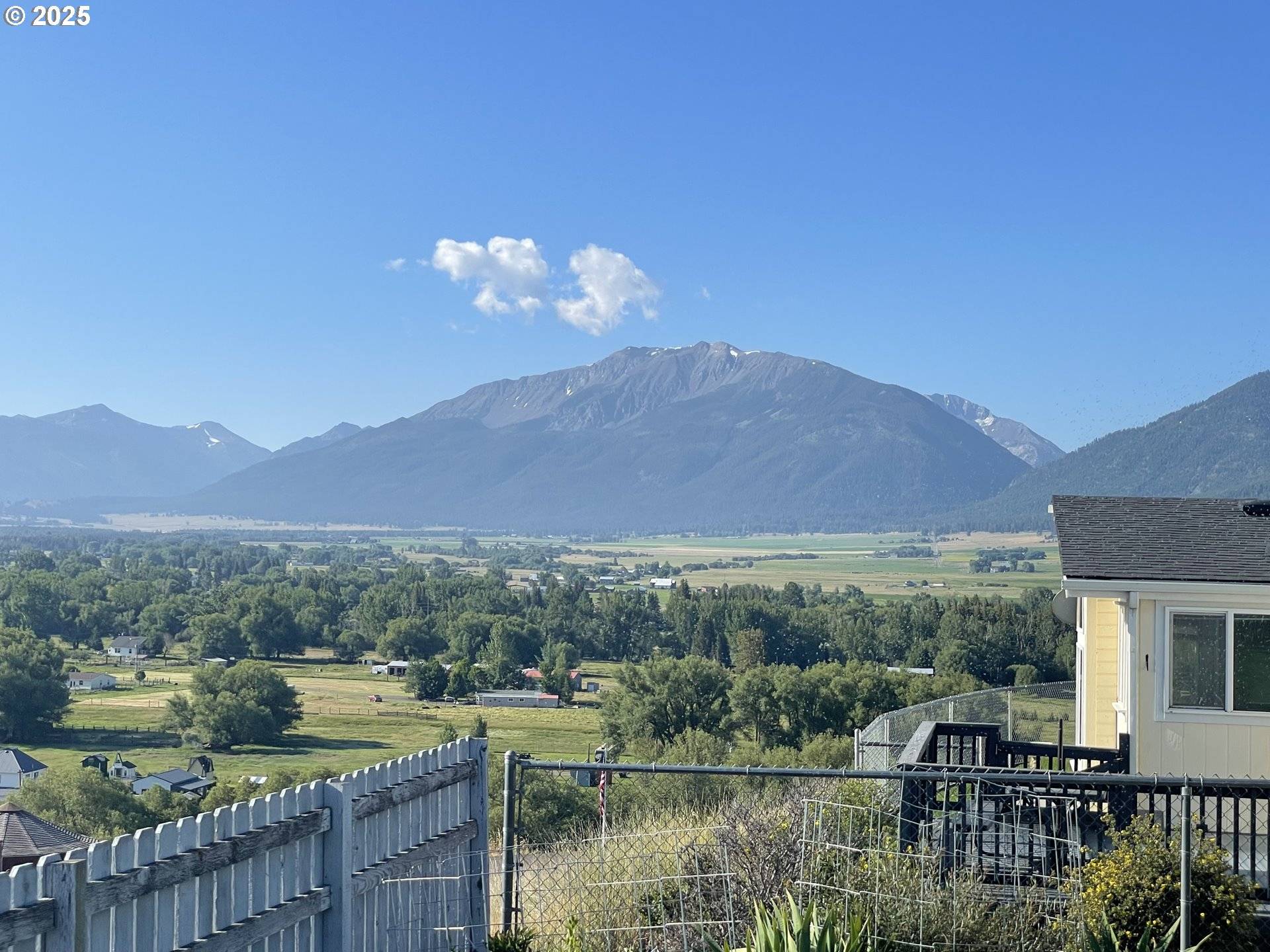 203 COURT ST, Enterprise, OR 97828