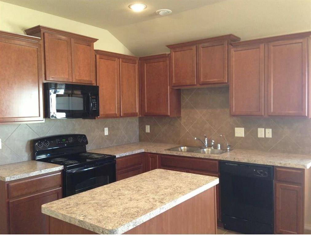 1012 Meadow Green Court, Princeton, TX 75407