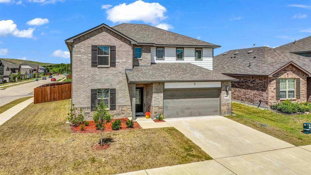 2860 Fox Trail Lane, Fort Worth, TX 76108