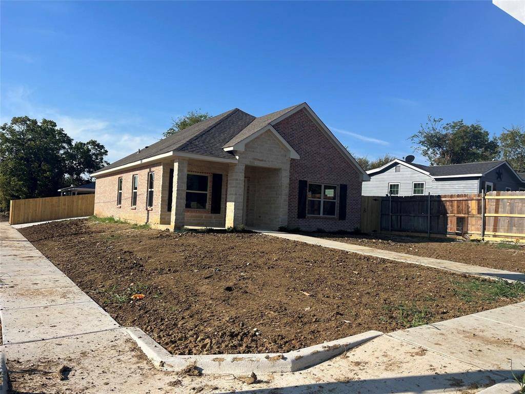 4340 M Avenue, Fort Worth, TX 76105
