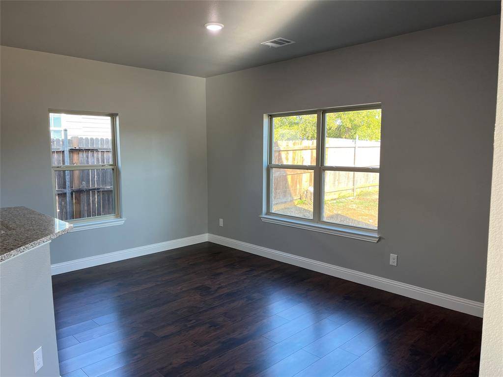 4340 M Avenue, Fort Worth, TX 76105