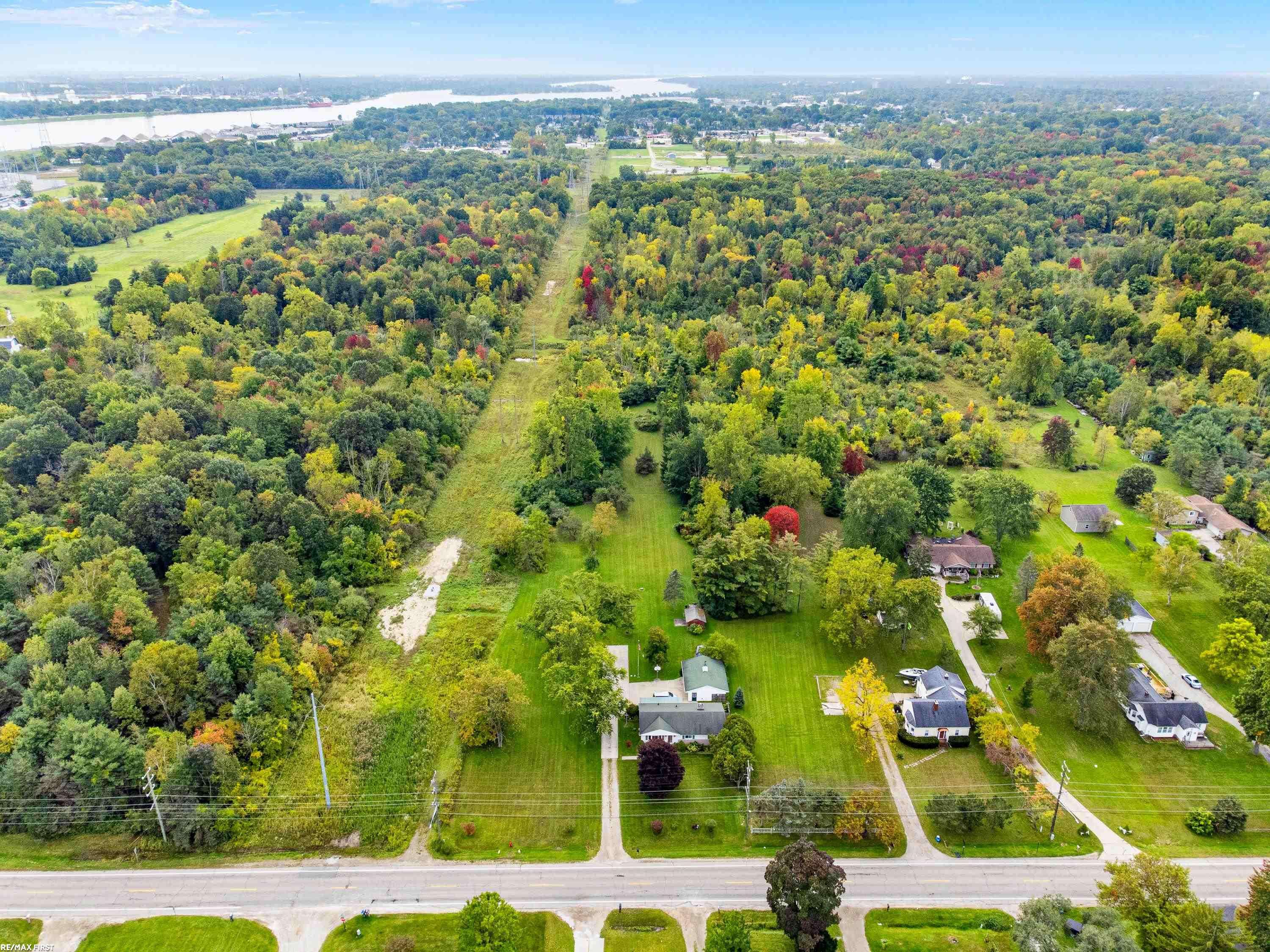 3605 Ravenswood RD, Marysville, MI 48040