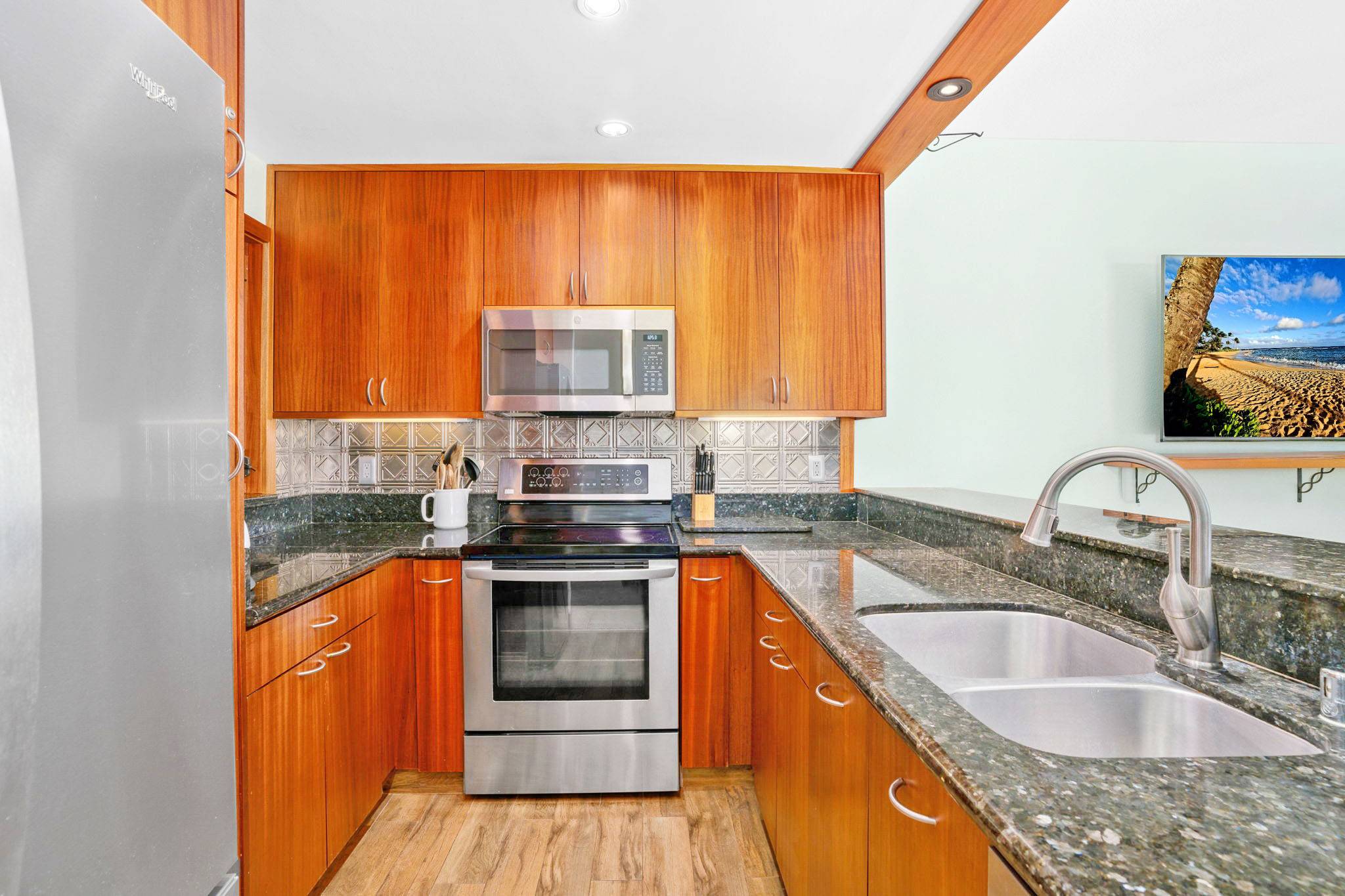 1568 PEE RD #211, Koloa, HI 96756
