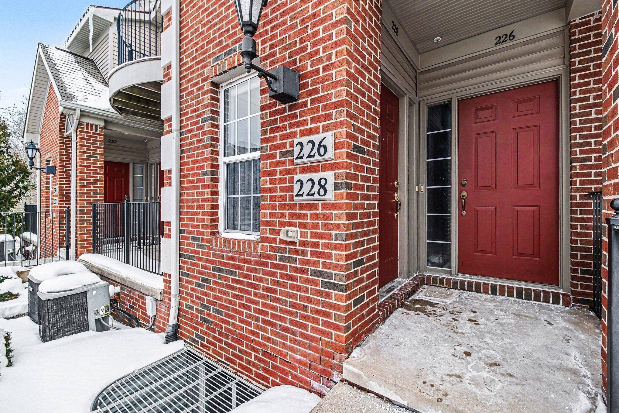 228 W Oakbrook DR, Ann Arbor, MI 48103