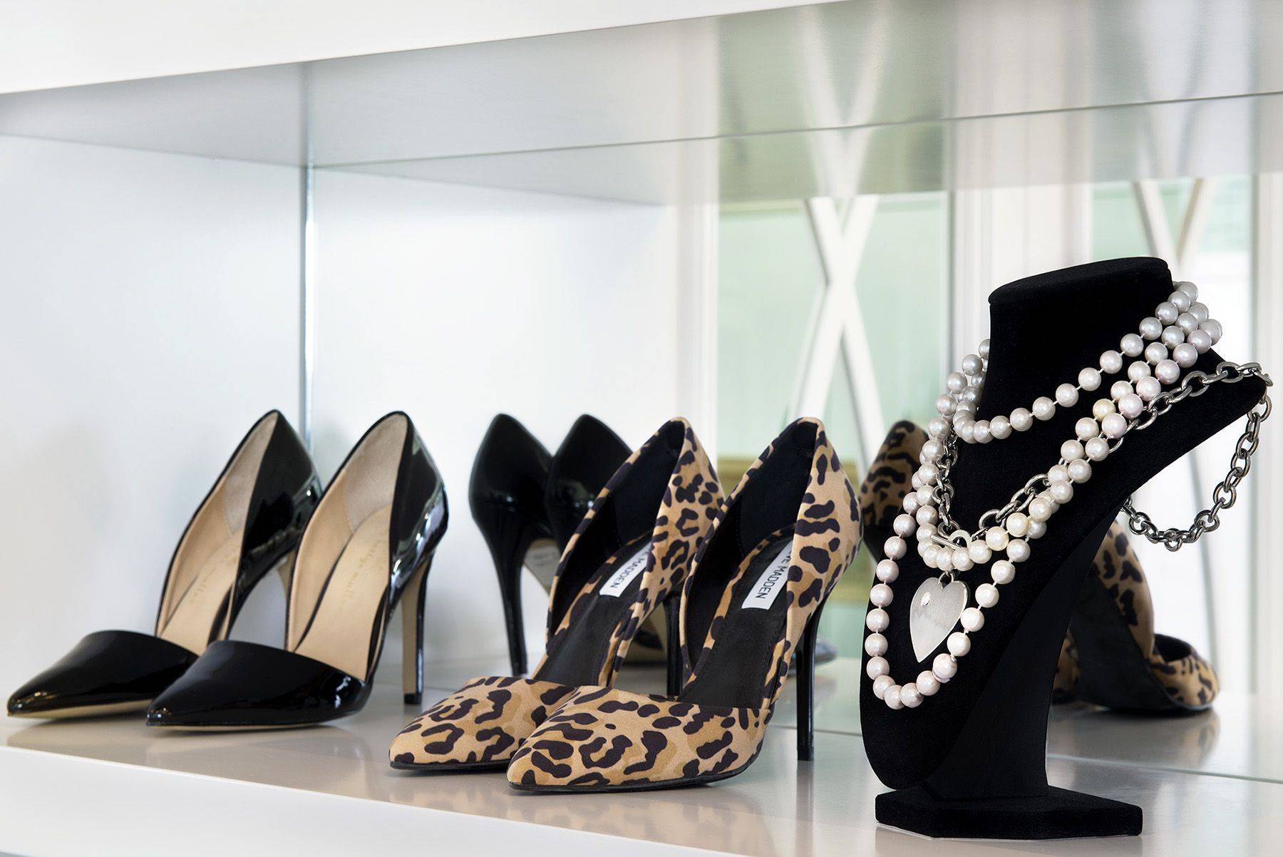 7250 Keele ST #97 & 108, Vaughan, ON L4K 1Z8