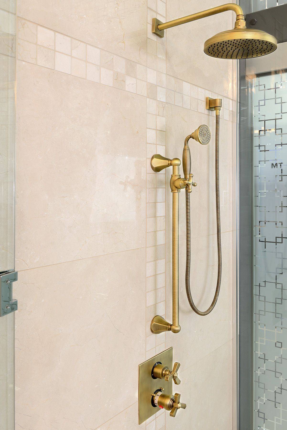 7250 Keele ST #97 & 108, Vaughan, ON L4K 1Z8