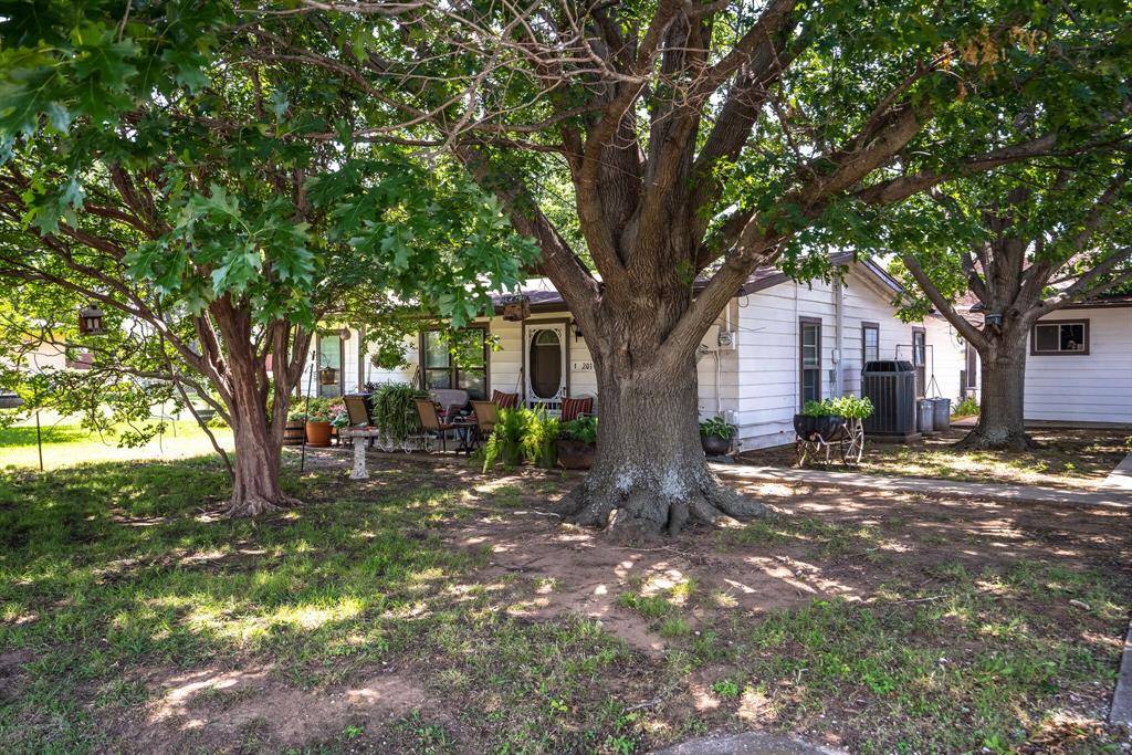 201 S Lake Dallas Drive, Lake Dallas, TX 75065