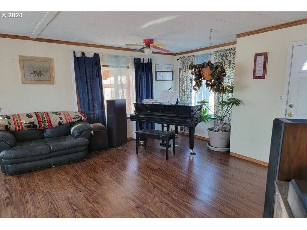 88160 FAIRVIEW LN, Christmas Valley, OR 97641