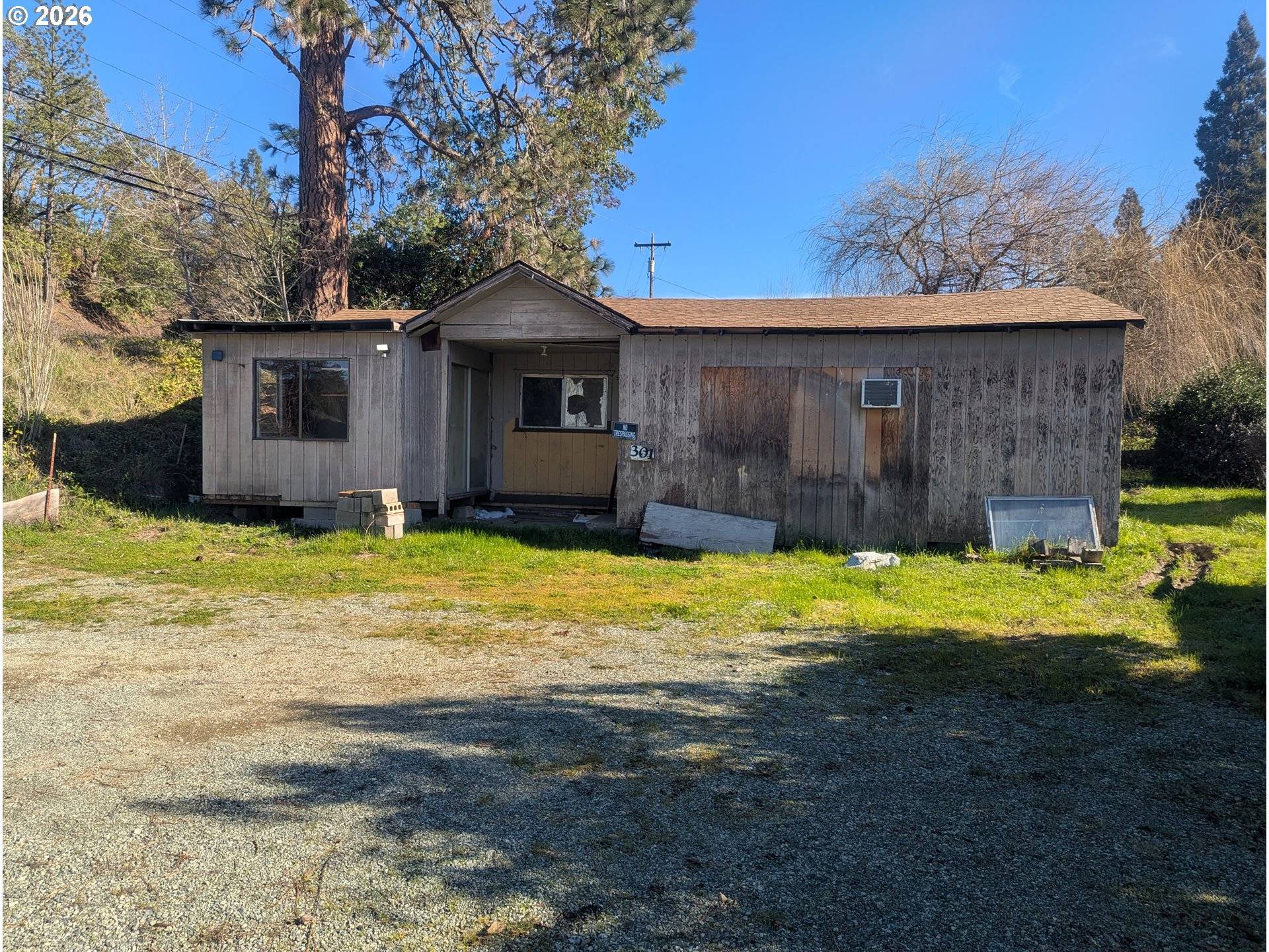 301 B AVE, Canyonville, OR 97417