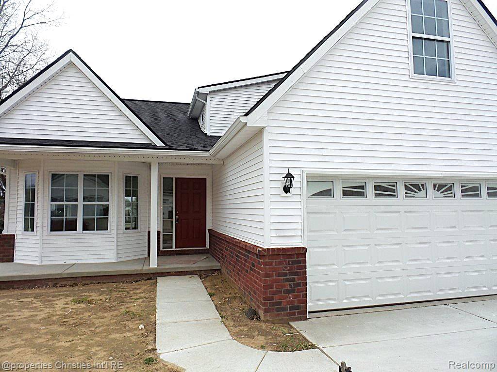 826 Nelsons Ridge DR #21, Howell, MI 48843