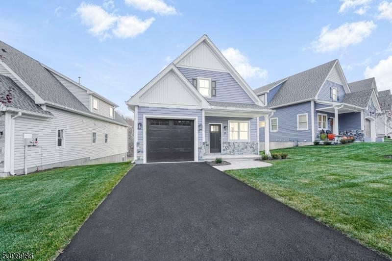6 Birdie Ln, Boonton Town, NJ 07005