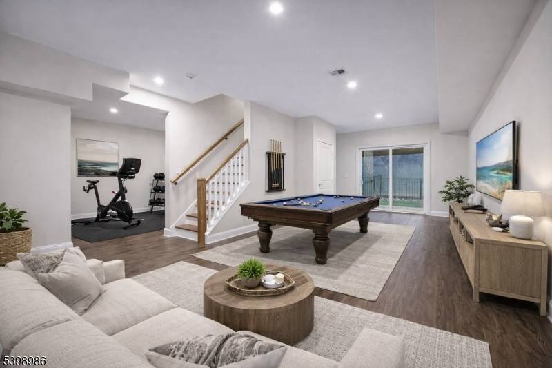 6 Birdie Ln, Boonton Town, NJ 07005