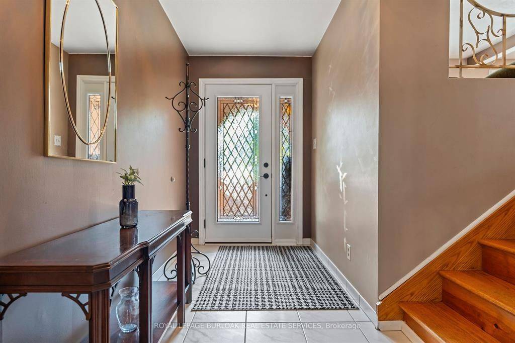 299 EASTDALE BLVD, Hamilton, ON L8E 3W9